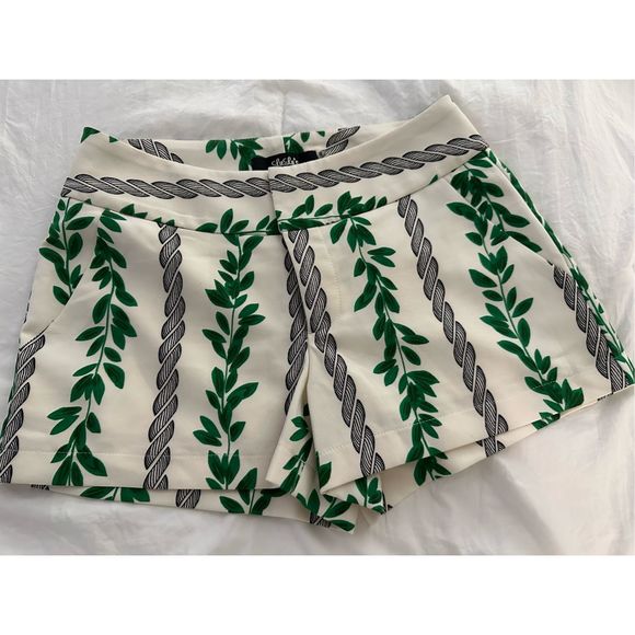 Lulu's green vine shorts - Picture 1 of 5